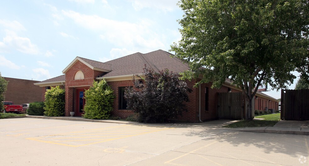 30 Professional Ct, Lafayette, IN à vendre - Photo du bâtiment - Image 2 de 5