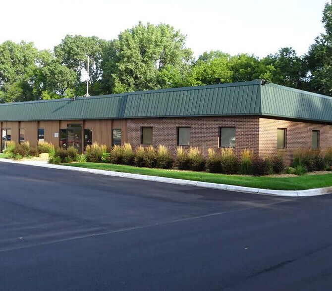 500 73rd Ave NE, Fridley, MN for lease - Building Photo - Image 1 of 3