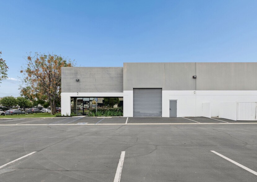 1620 Marigold Pl, Ontario, CA à vendre - Photo du bâtiment - Image 3 de 9