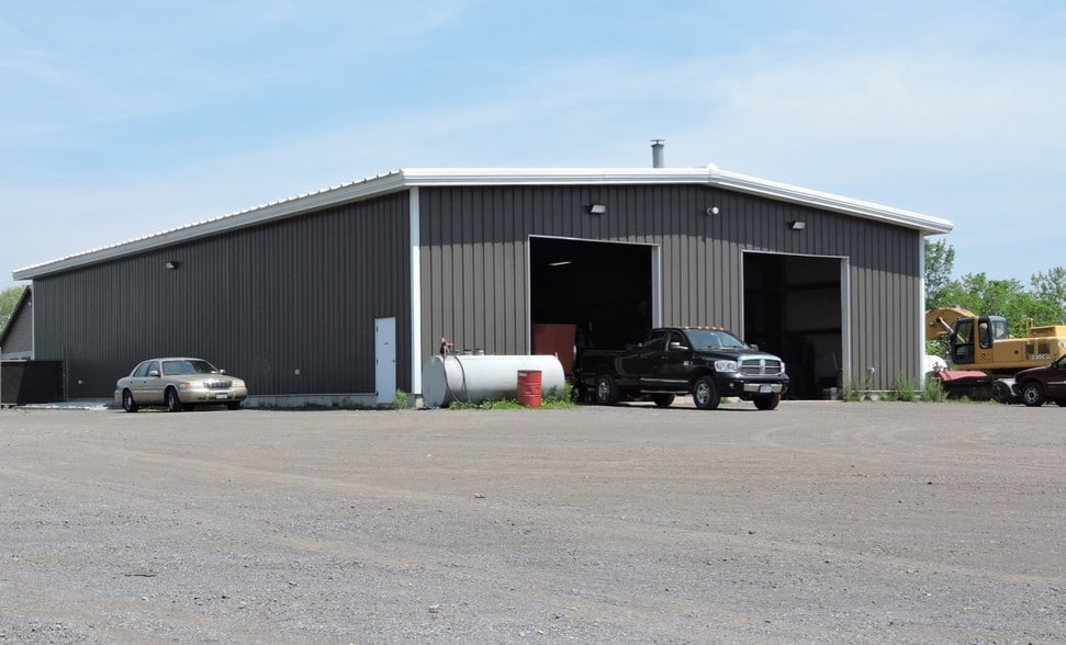 18 Corporate Park Dr, Central Square, NY for sale - Building Photo - Image 2 of 4