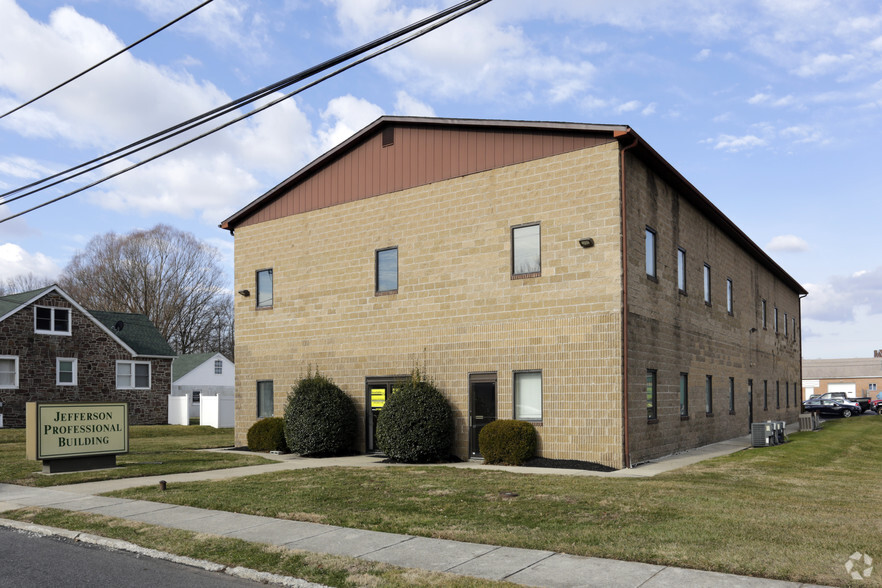 2450-2460 W Main St, Norristown, PA for lease - Primary Photo - Image 1 of 17