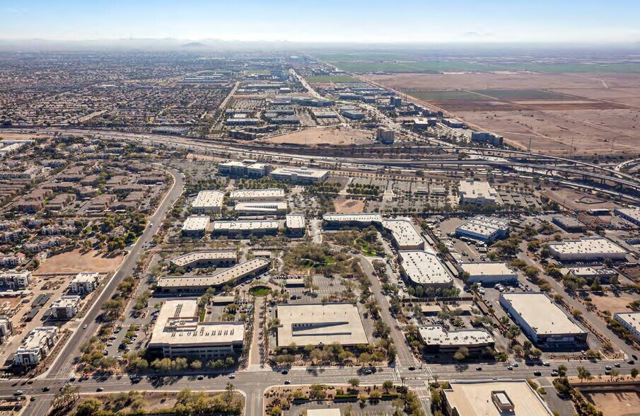 2535 W Fairview St, Chandler, AZ à louer - Photo du bâtiment - Image 3 de 6