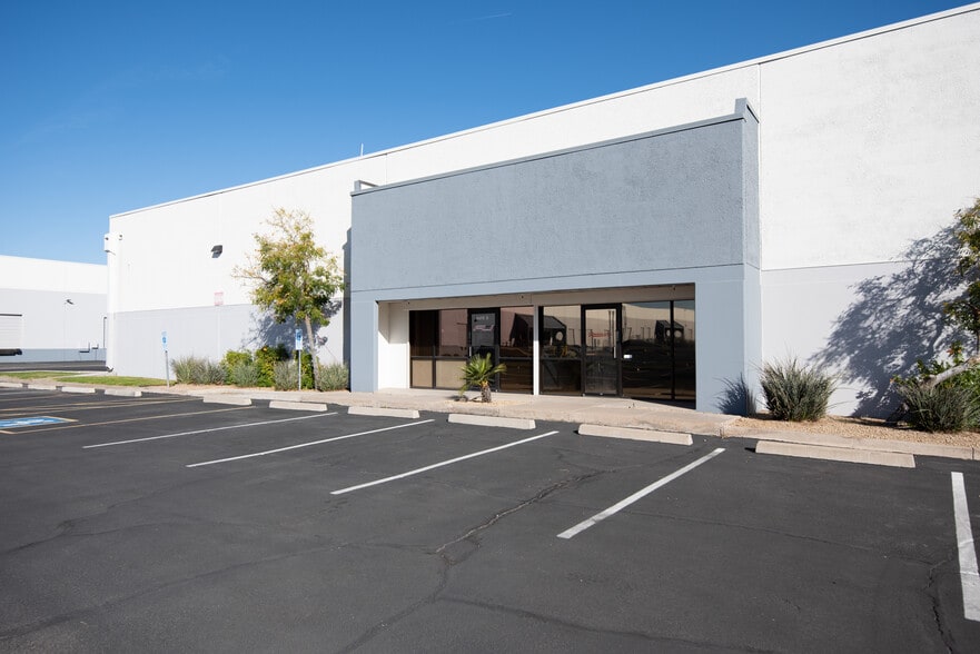 10 S 48th Ave, Phoenix, AZ for lease - Building Photo - Image 2 of 17