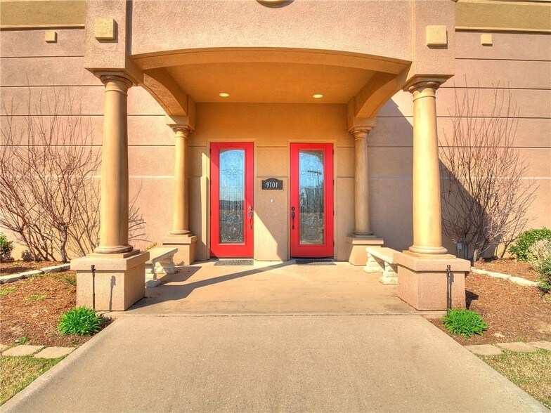 9101 S Robinson Ave, Oklahoma City, OK à vendre - Photo du bâtiment - Image 3 de 25