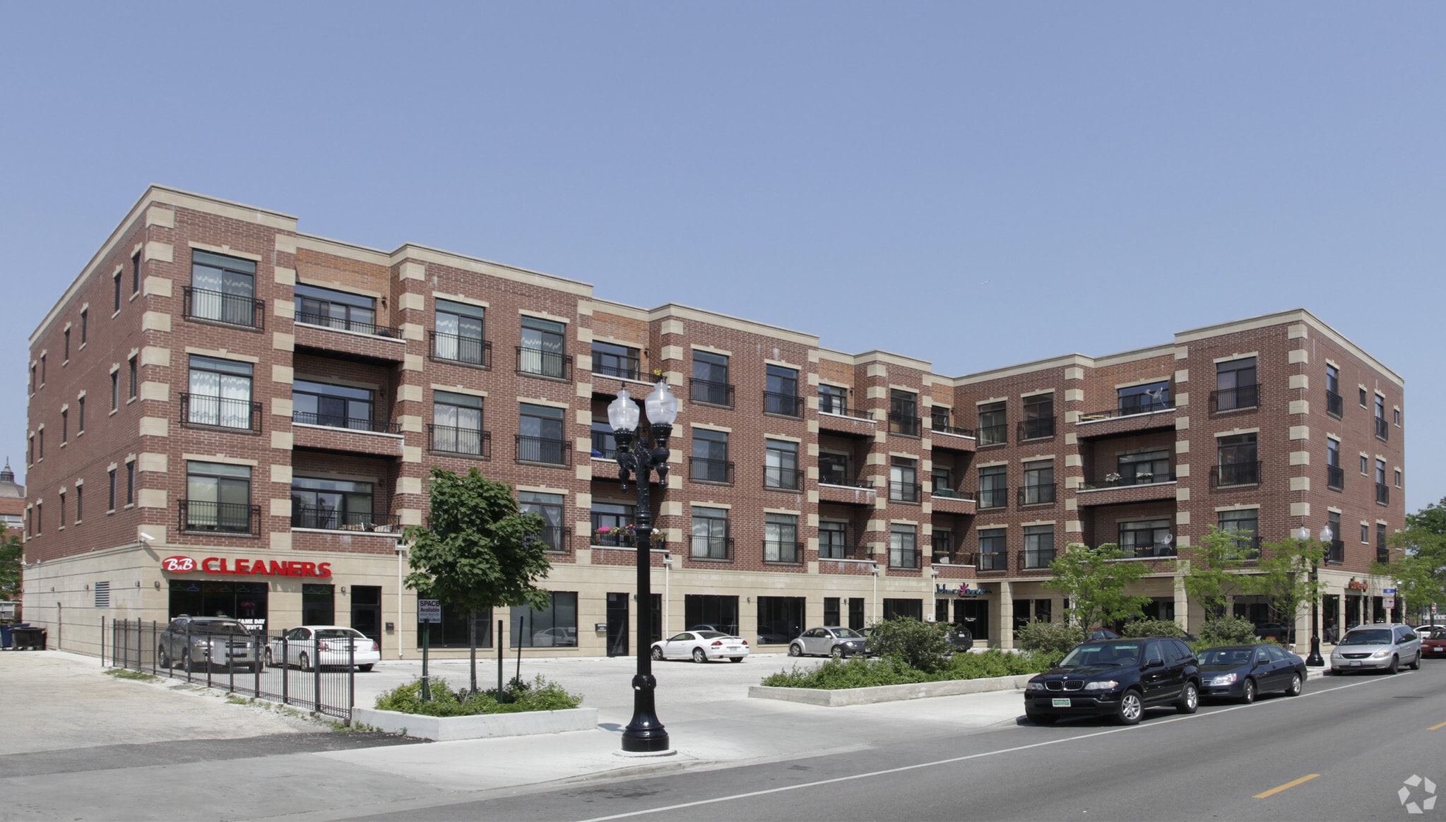 4651 N Greenview Ave, Chicago, IL à louer Photo principale- Image 1 de 72