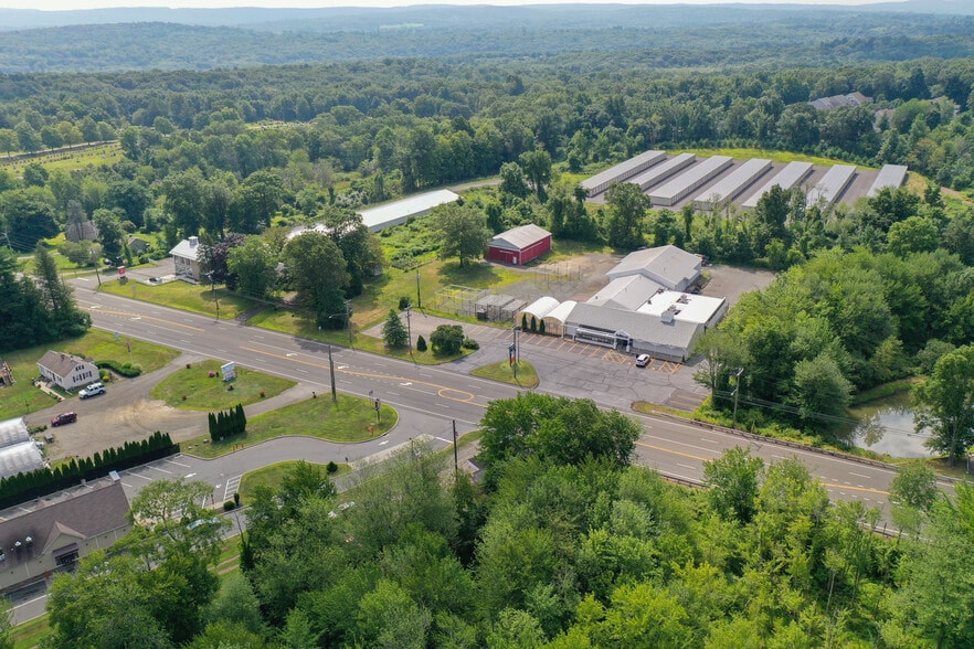 147 Meriden Rd, Middlefield, CT for lease - Building Photo - Image 3 of 23