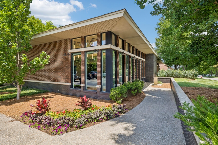 4551 Trousdale Dr, Nashville, TN for sale - Building Photo - Image 2 of 7