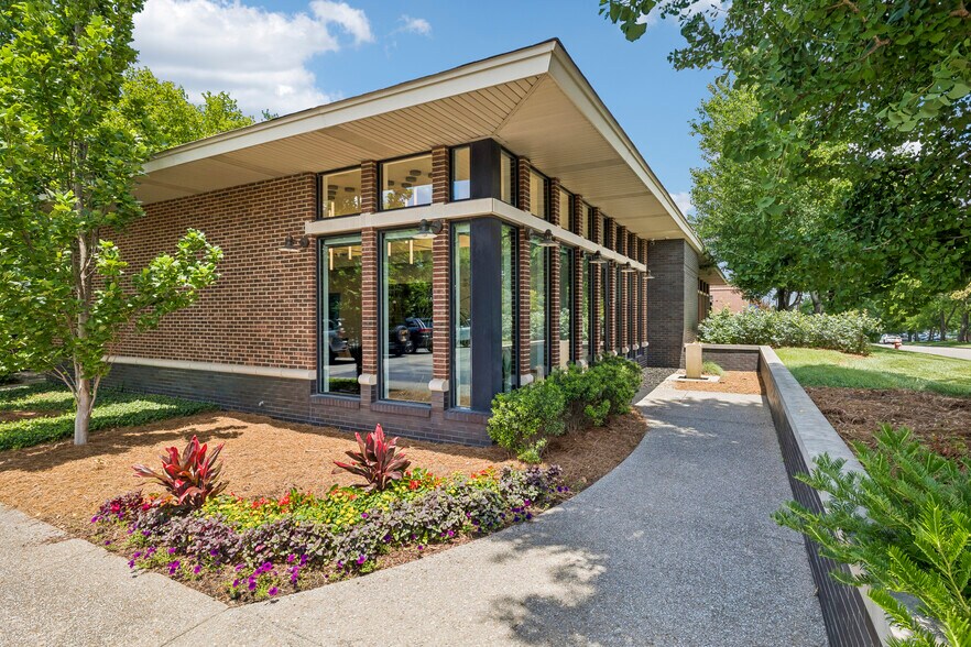 4551 Trousdale Dr, Nashville, TN à vendre - Photo du bâtiment - Image 2 de 7