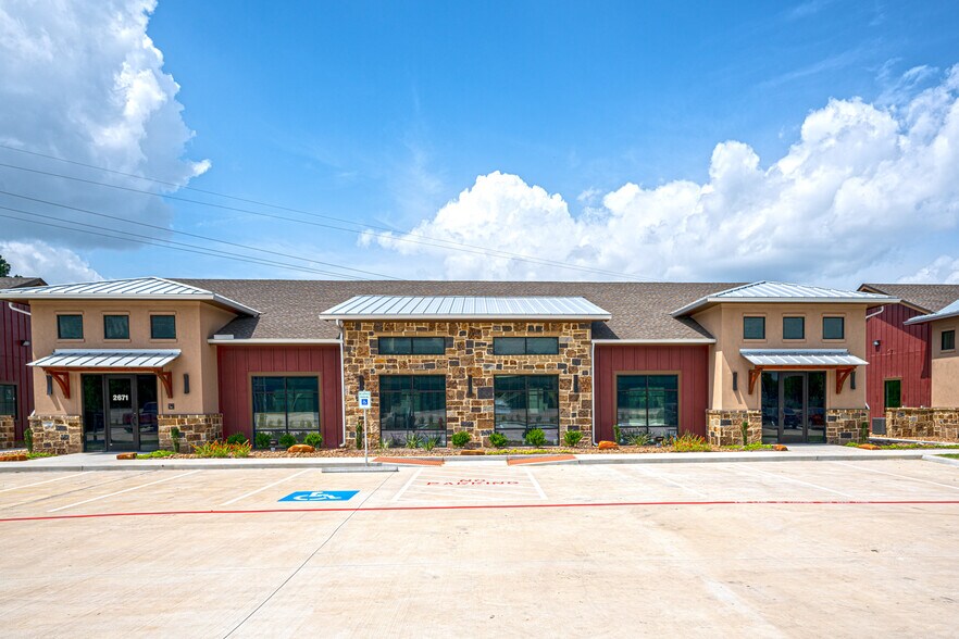 2751 S Loop 336 W, Conroe, TX à vendre - Photo du bâtiment - Image 3 de 33