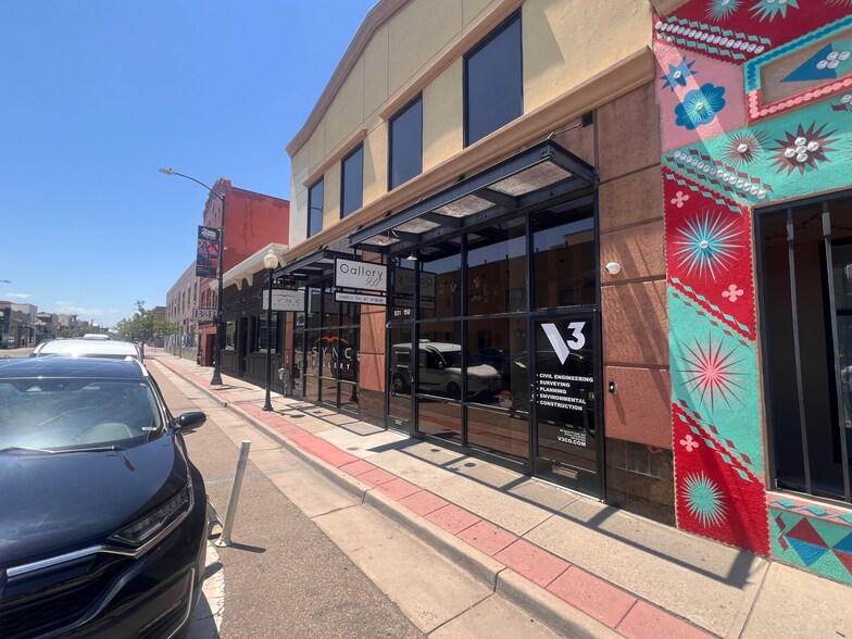931 Santa Fe Dr, Denver, CO à louer - Photo du bâtiment - Image 2 de 9
