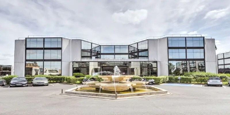 Office in Argenteuil for lease Building Photo- Image 1 of 8