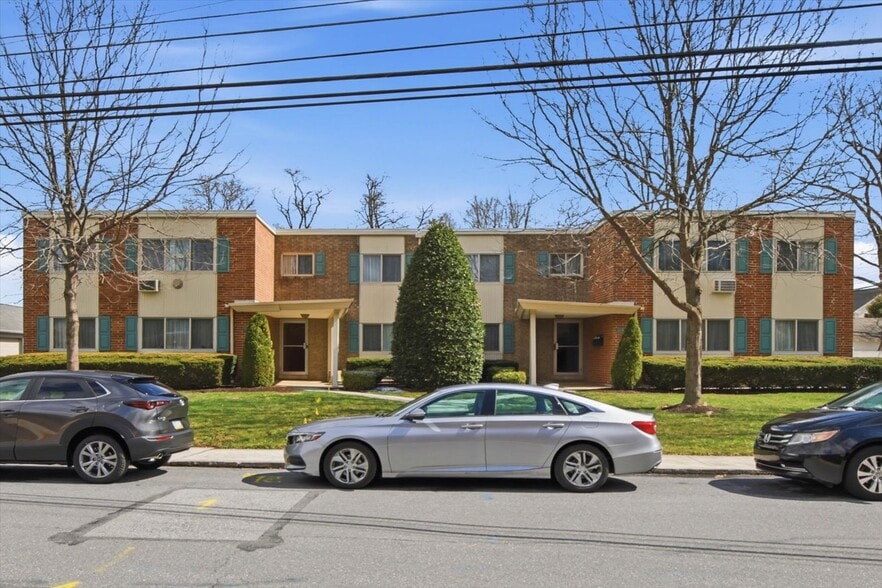 115 S 24th St, Camp Hill, PA à vendre - Photo du bâtiment - Image 2 de 30