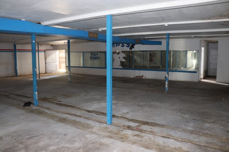 701 N Closner Blvd, Edinburg, TX for lease - Building Photo - Image 3 of 7