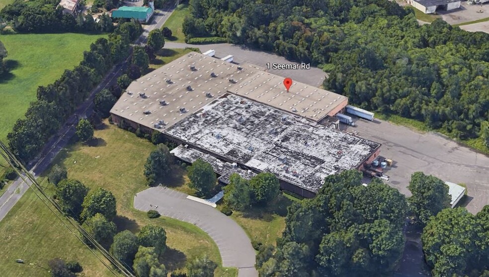 1 Seemar Rd, Watertown, CT à louer - Photo du bâtiment - Image 2 de 2