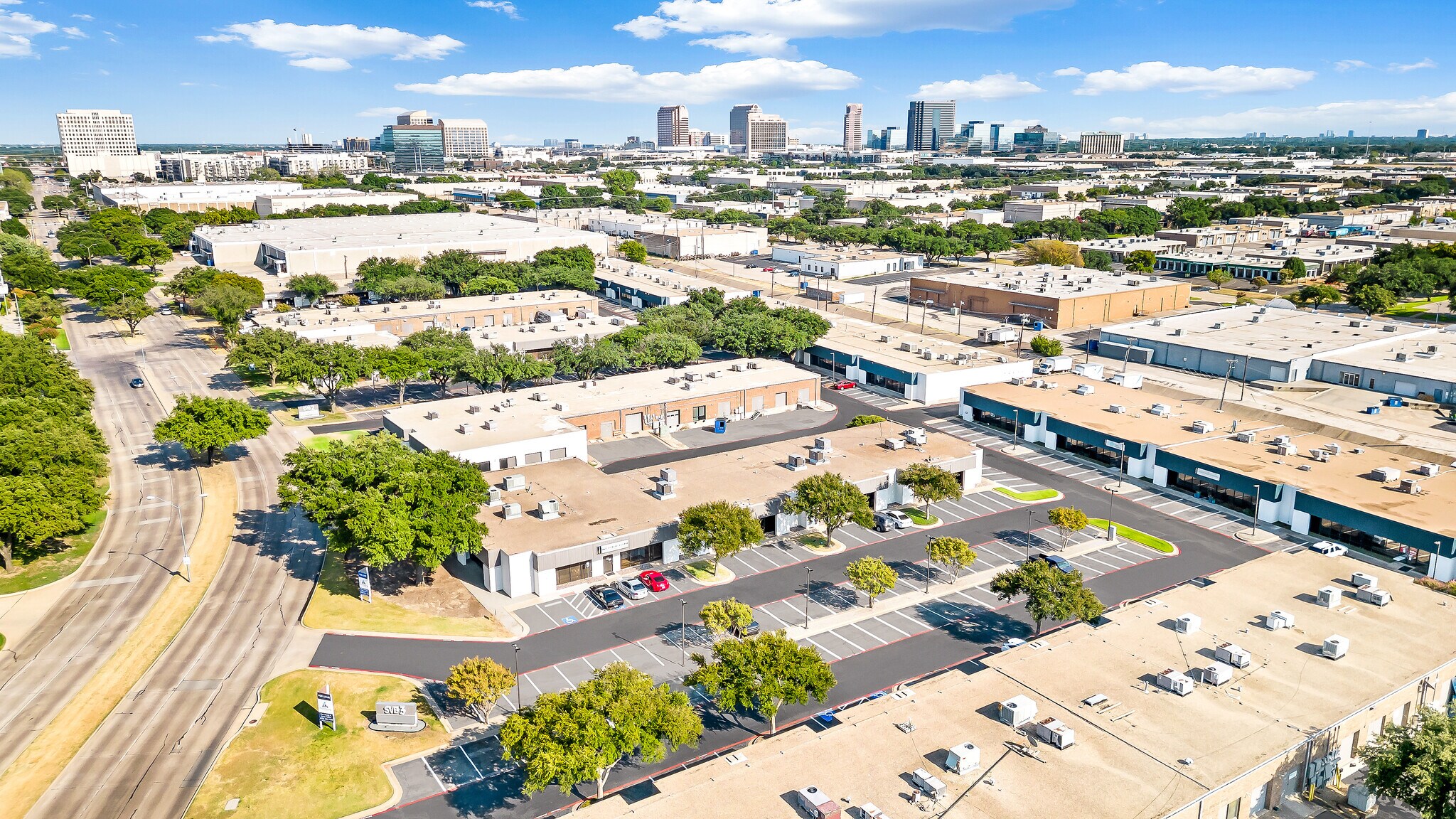 4440-4460 Spring Valley Rd, Dallas, TX à louer Photo principale- Image 1 de 29