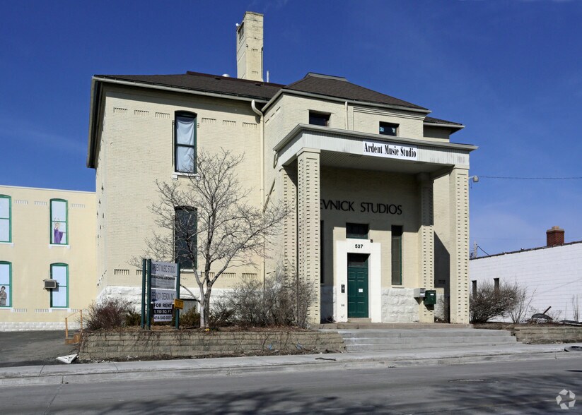 527 N 27th St, Milwaukee, WI à vendre - Photo du bâtiment - Image 3 de 3