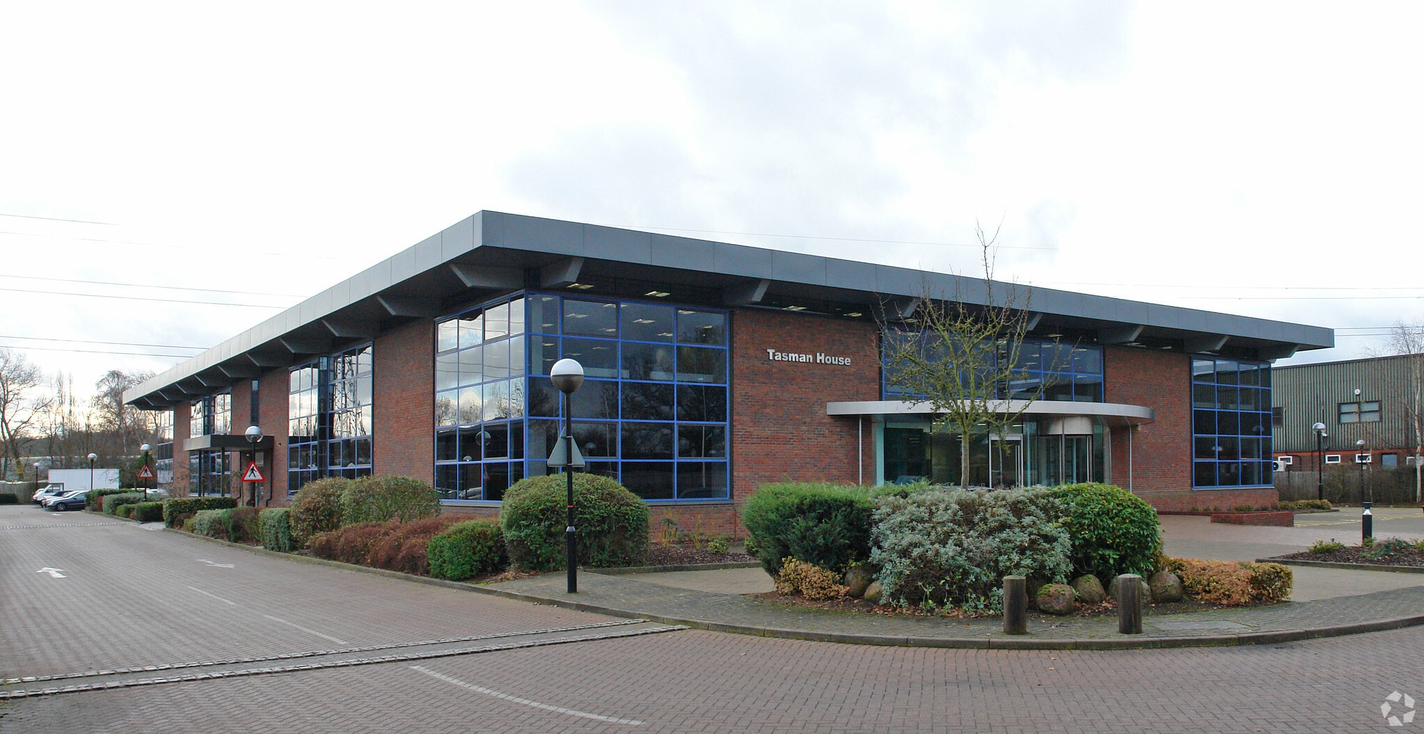 Elstree Rd, Elstree for lease Primary Photo- Image 1 of 3