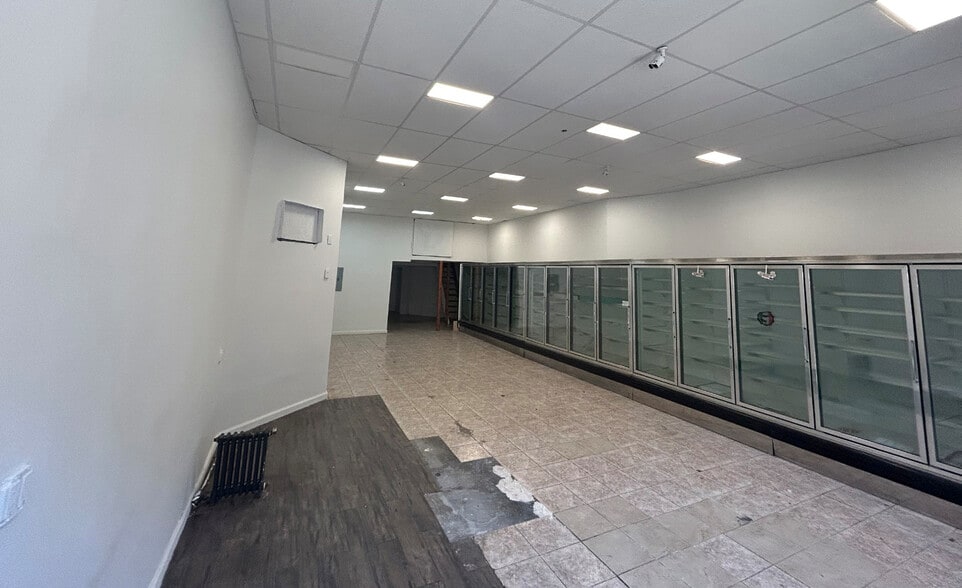 2106 Amsterdam Ave, New York, NY for lease - Building Photo - Image 3 of 10