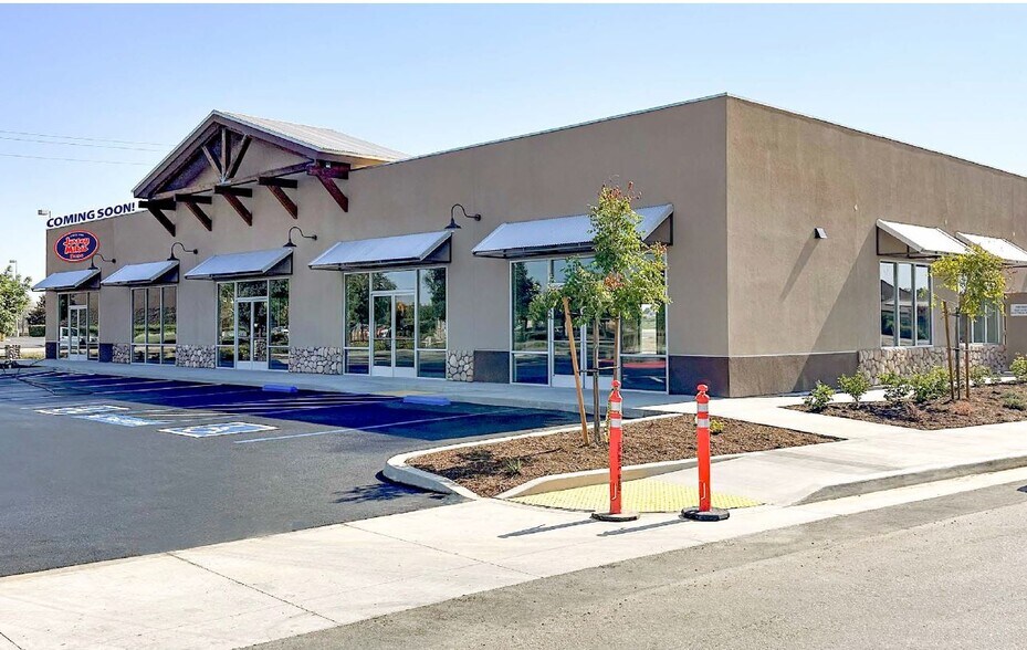 2926-North N Dinuba Blvd, Visalia, CA à louer - Photo du bâtiment - Image 2 de 5