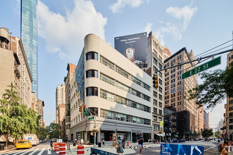 936 Broadway, New York, NY for lease - Building Photo - Image 1 of 7