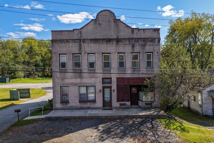 9 Mongaup Rd, Hurleyville, NY à vendre - Photo du bâtiment - Image 3 de 35