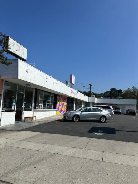 5933-5939 York Blvd, Los Angeles, CA à louer - Photo du bâtiment - Image 3 de 6