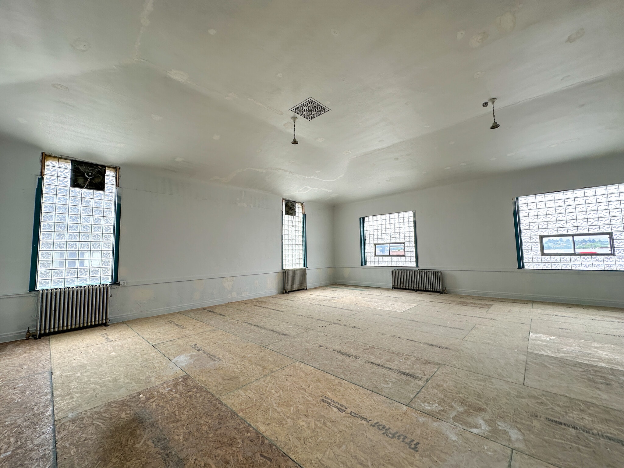 15 E Iowa Ave, Denver, CO for lease Interior Photo- Image 1 of 6