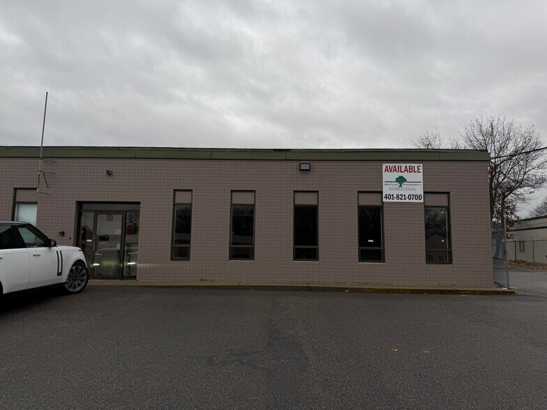 50 Minnesota Ave, Warwick, RI à louer - Photo du bâtiment - Image 3 de 12