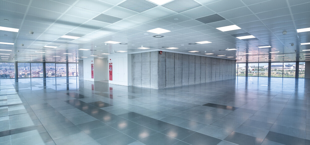 Passeig de la Zona Franca, 105, Barcelona, Barcelona for lease Interior Photo- Image 1 of 5