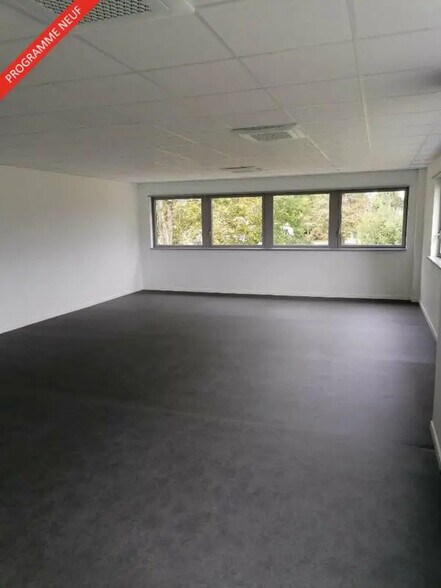 Office in Mont-Saint-Aignan for sale - Interior Photo - Image 2 of 10