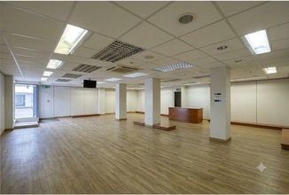 Marlowes, Hemel Hempstead for lease Interior Photo- Image 1 of 2