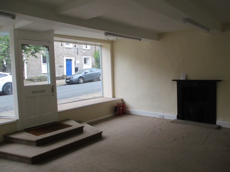 6-8 Church St, Clitheroe for sale - Interior Photo - Image 2 of 5