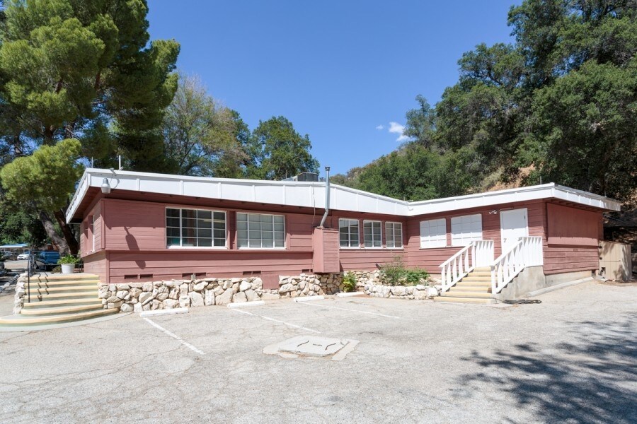 13136 Sierra Hwy, Santa Clarita, CA for lease Building Photo- Image 1 of 7