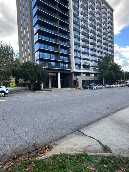 2173 Highland Ave S, Birmingham, AL à louer - Photo du bâtiment - Image 2 de 16
