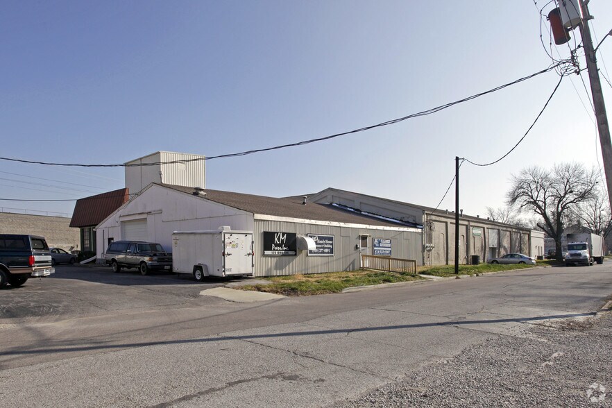 120-136 Iowa Ave, Belleville, IL à vendre - Photo du bâtiment - Image 2 de 10