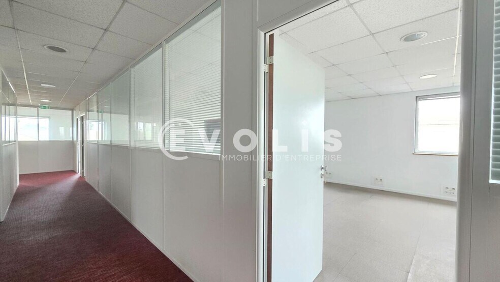 Office in Chevilly-Larue for lease - Building Photo - Image 2 of 21