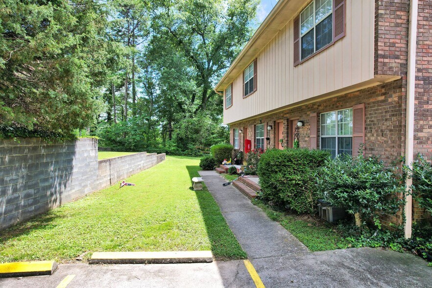 703 School St, Dalton, GA à vendre - Photo du bâtiment - Image 2 de 9