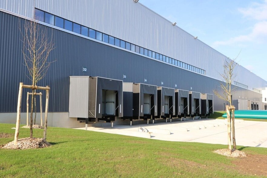 Industrial in Bain-de-Bretagne for lease - Building Photo - Image 2 of 10