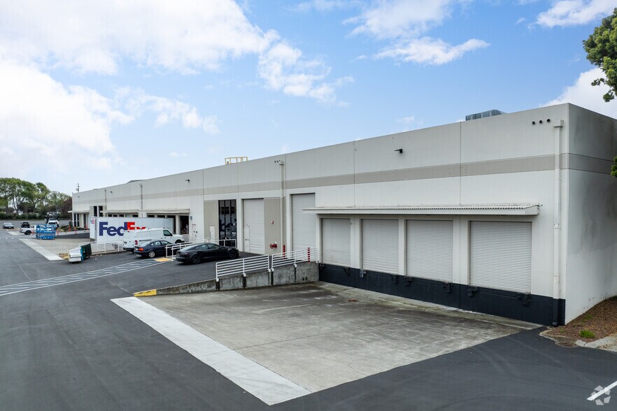 2263-2277 National Ave, Hayward, CA à louer - Photo du bâtiment - Image 2 de 6