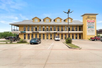 7105 Golf Club Dr, Fort Worth, TX for lease Interior Photo- Image 1 of 44