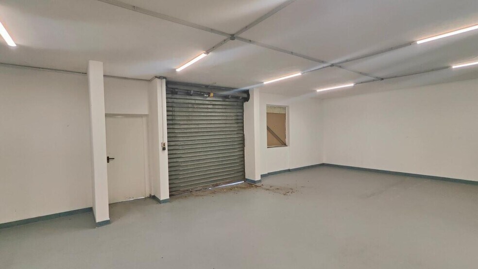 8 Rue Thomas Edison, Guibeville for lease - Interior Photo - Image 2 of 14