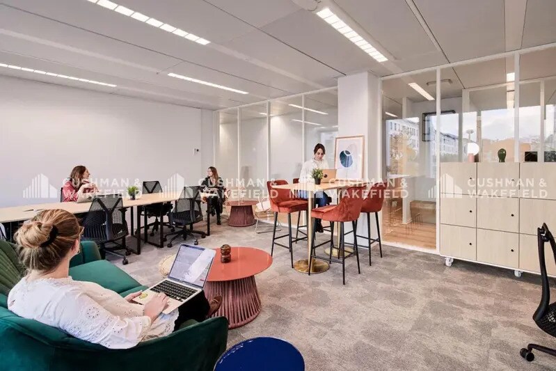 42 Bis Rue Guynemer, Issy-les-Moulineaux for lease - Interior Photo - Image 2 of 9