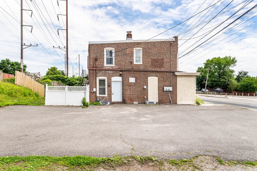 8517 Lansdowne Ave, Upper Darby Township, PA for sale - Building Photo - Image 3 of 21
