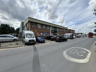 More details for 30 Commerce Rd, Brentford - Flex for Lease