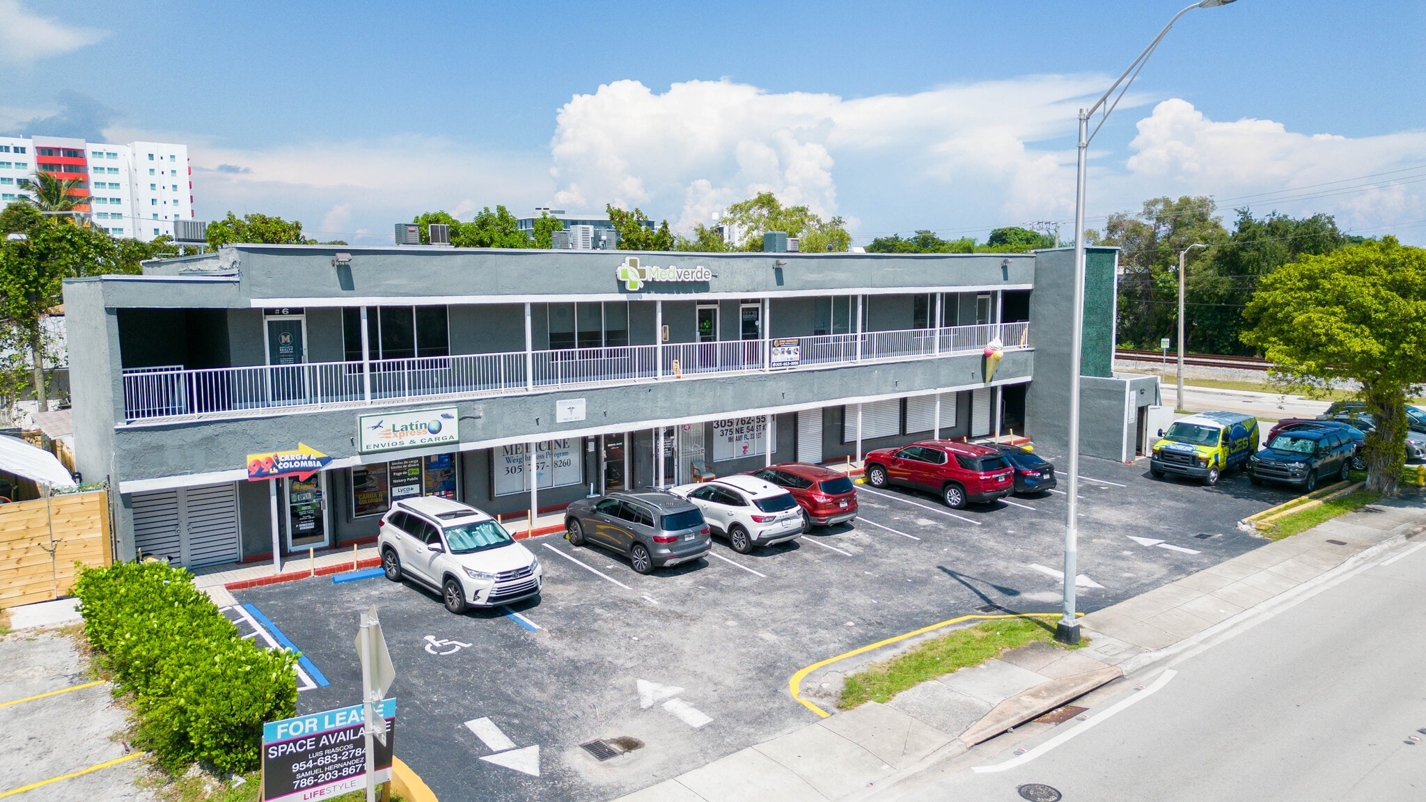 375 NE 54th St, Miami, FL for lease Primary Photo- Image 1 of 5