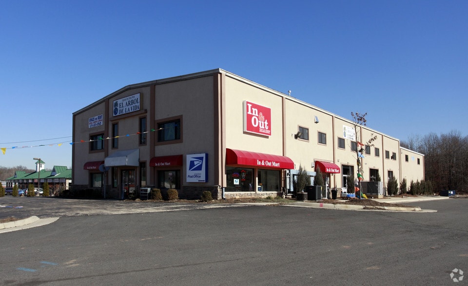 7223 Centreville Rd, Manassas, VA for lease - Building Photo - Image 3 of 3