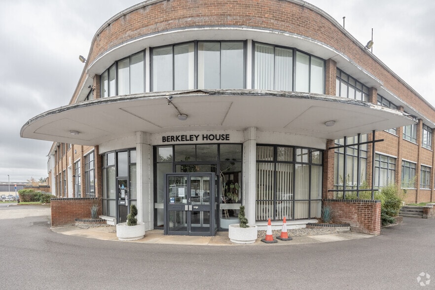 Hunts Rise, Swindon for lease - Building Photo - Image 3 of 11