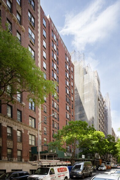 60-62 E 88th St, New York, NY for lease - Building Photo - Image 3 of 3
