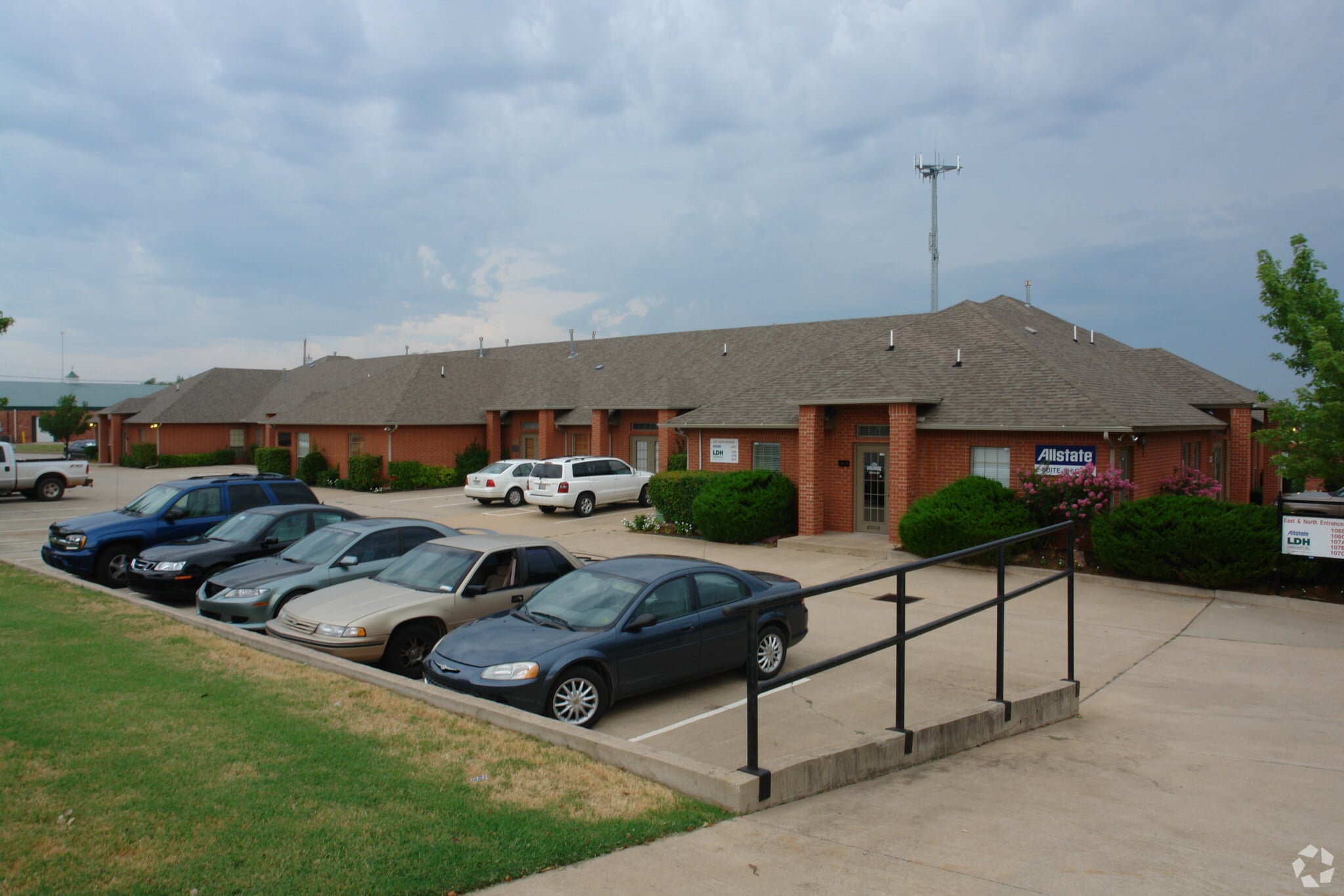 3233 E Memorial Rd, Edmond, OK for lease Primary Photo- Image 1 of 6