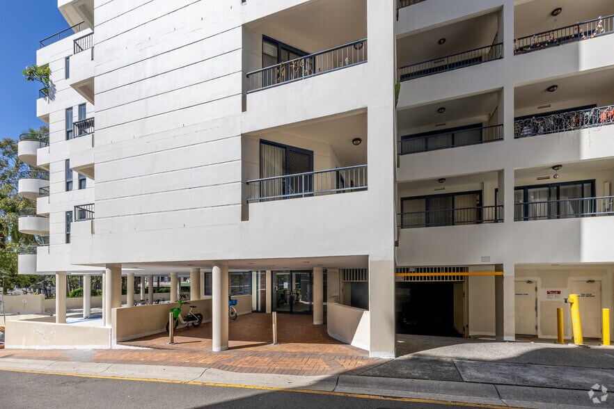 1 Regent Pl, Redfern à louer - Photo du bâtiment - Image 3 de 5